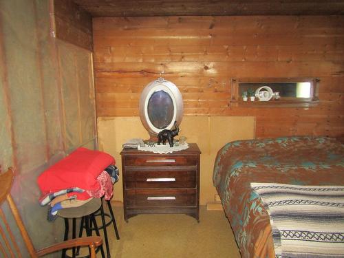 5935 Spencer Road, Grand Forks, BC - Indoor Photo Showing Bedroom