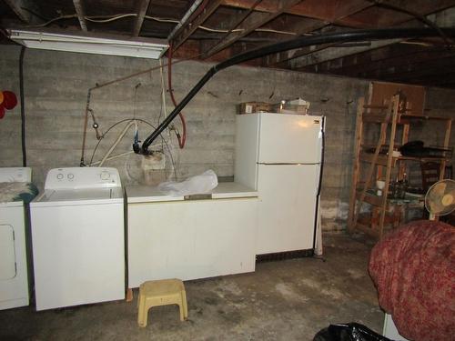 5935 Spencer Road, Grand Forks, BC - Indoor Photo Showing Laundry Room