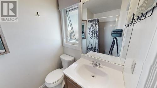 9024 114 Avenue, Fort St. John, BC - Indoor Photo Showing Bathroom