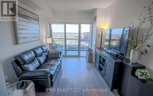 309 - 560 North Service Road, Grimsby, ON - Indoor Photo Showing Living Room