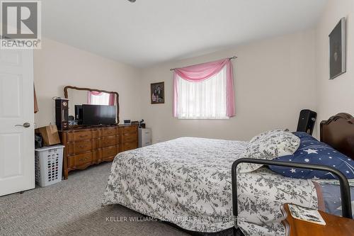 4 - 165 Main Street E, Grimsby, ON - Indoor Photo Showing Bedroom