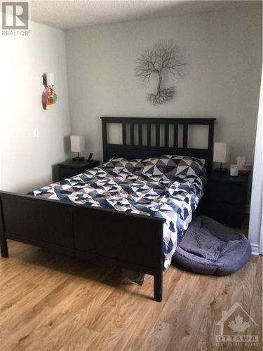 920 Gladstone Avenue, Ottawa, ON - Indoor Photo Showing Bedroom