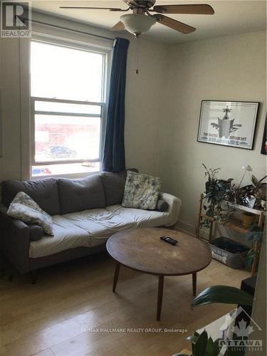 920 Gladstone Avenue, Ottawa, ON - Indoor Photo Showing Living Room