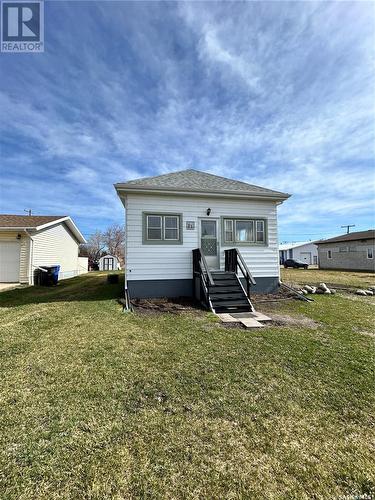 108 Carl Avenue W, Langenburg, SK - Outdoor