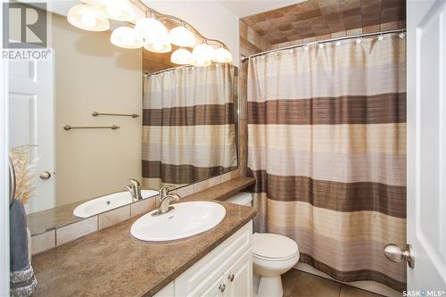 206 Braeshire Lane, Saskatoon, SK - Indoor Photo Showing Bathroom