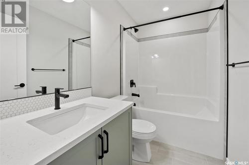 2977 Green Stone Road E, Regina, SK - Indoor Photo Showing Bathroom