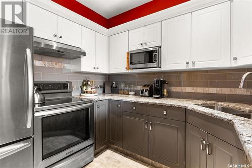 507 1901 Victoria Avenue, Regina, SK - Indoor Photo Showing Kitchen