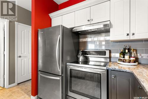 507 1901 Victoria Avenue, Regina, SK - Indoor Photo Showing Kitchen