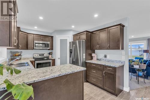 204 & 208 7Th Street, Humboldt, SK - Indoor Photo Showing Kitchen With Double Sink With Upgraded Kitchen