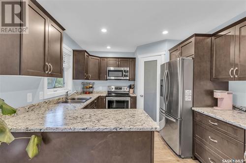 204 & 208 7Th Street, Humboldt, SK - Indoor Photo Showing Kitchen With Double Sink With Upgraded Kitchen