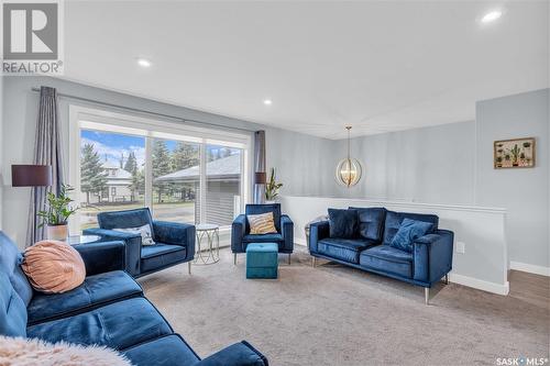 204 & 208 7Th Street, Humboldt, SK - Indoor Photo Showing Living Room