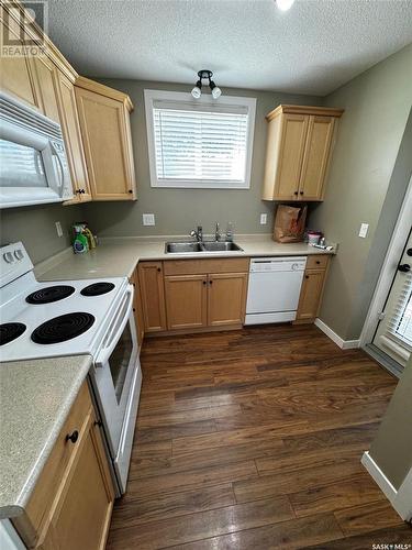 68 4101 Preston Crescent, Regina, SK - Indoor Photo Showing Kitchen With Double Sink