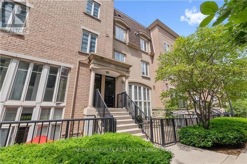 213 - 26 Western Battery Road, Toronto (Niagara), ON - Outdoor