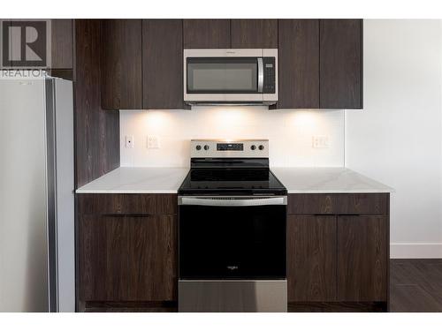 235 Taylor Road Unit# 2, Kelowna, BC - Indoor Photo Showing Kitchen