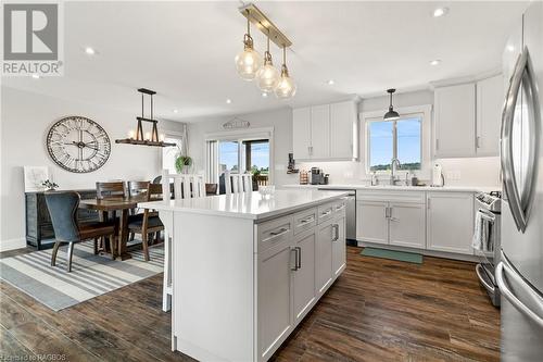 167 17Th Avenue A, Hanover, ON - Indoor Photo Showing Other Room