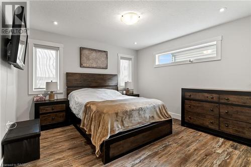 167 17Th Avenue A, Hanover, ON - Indoor Photo Showing Bedroom