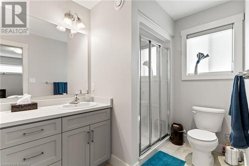 167 17Th Avenue A, Hanover, ON - Indoor Photo Showing Bathroom