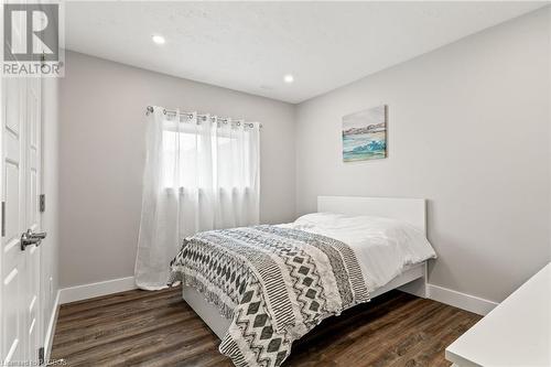 167 17Th Avenue A, Hanover, ON - Indoor Photo Showing Bedroom