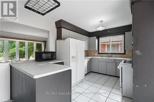 167 Wellington Street, Welland, ON - Indoor Photo Showing Kitchen