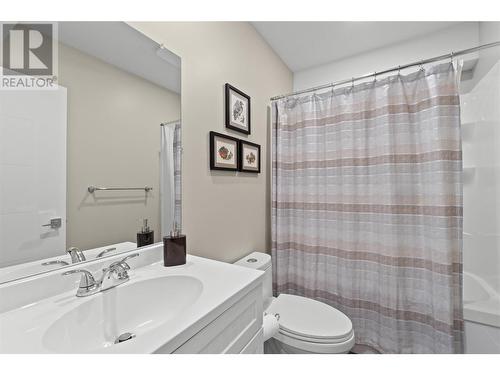 2810 15 Avenue Ne Unit# 8, Salmon Arm, BC - Indoor Photo Showing Bathroom