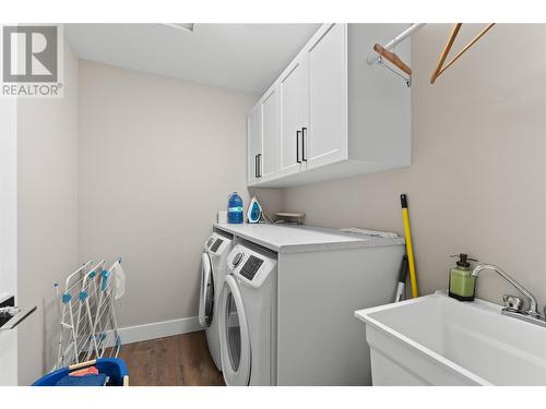 2810 15 Avenue Ne Unit# 8, Salmon Arm, BC - Indoor Photo Showing Laundry Room