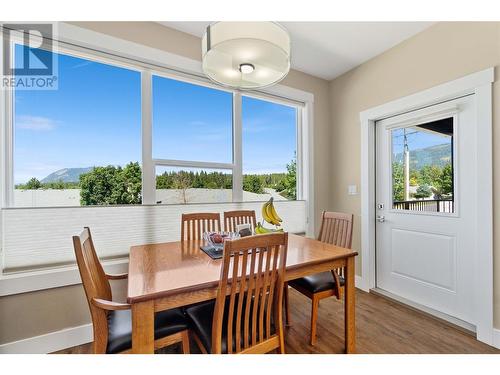 2810 15 Avenue Ne Unit# 8, Salmon Arm, BC - Indoor Photo Showing Dining Room