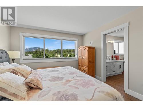 2810 15 Avenue Ne Unit# 8, Salmon Arm, BC - Indoor Photo Showing Bedroom