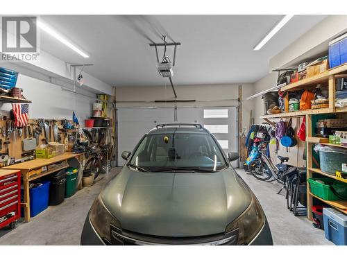 2810 15 Avenue Ne Unit# 8, Salmon Arm, BC - Indoor Photo Showing Garage