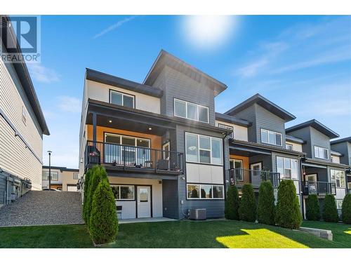 2810 15 Avenue Ne Unit# 8, Salmon Arm, BC - Outdoor With Balcony With Facade