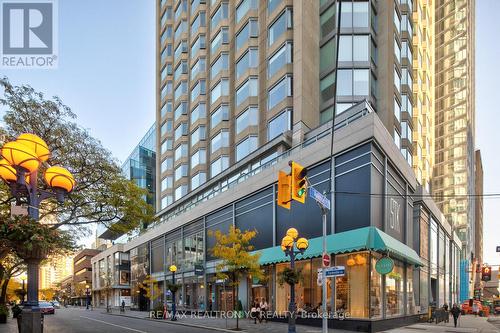 617 - 155 Yorkville Avenue, Toronto (Annex), ON - Outdoor