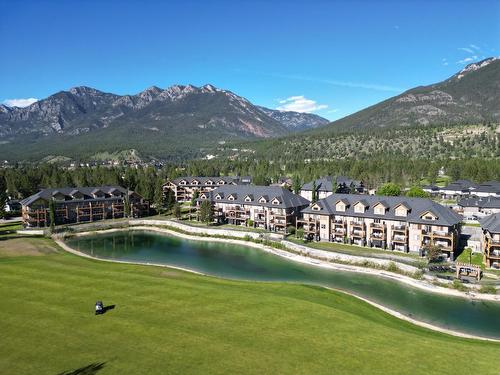 822A - 800 Bighorn Boulevard, Radium Hot Springs, BC - Outdoor With Body Of Water With View