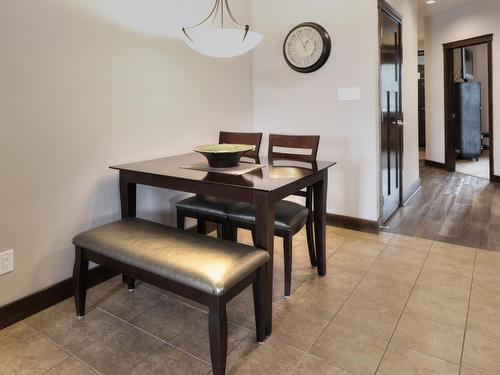 822A - 800 Bighorn Boulevard, Radium Hot Springs, BC - Indoor Photo Showing Dining Room