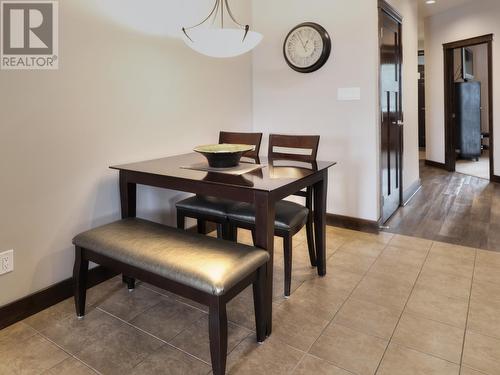 800 Bighorn Boulevard Unit# 822A, Radium Hot Springs, BC - Indoor Photo Showing Dining Room