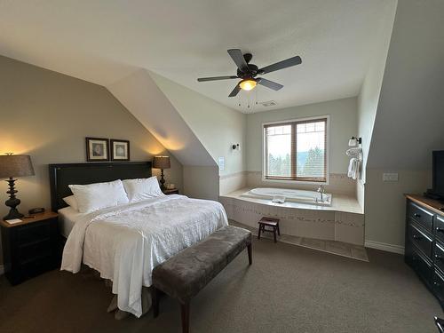 234C - 200 Bighorn Boulevard, Radium Hot Springs, BC - Indoor Photo Showing Bedroom