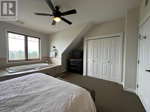 200 Bighorn Boulevard Unit# 234C, Radium Hot Springs, BC - Indoor Photo Showing Bedroom