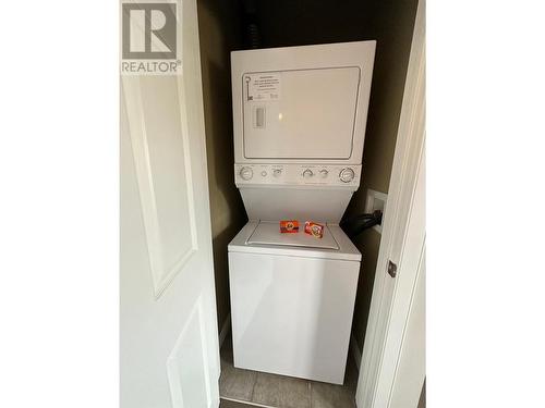 200 Bighorn Boulevard Unit# 234C, Radium Hot Springs, BC - Indoor Photo Showing Laundry Room