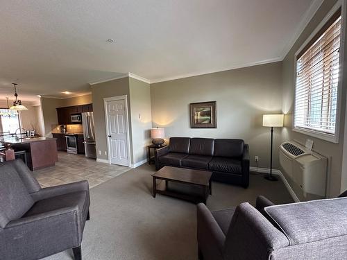 234C - 200 Bighorn Boulevard, Radium Hot Springs, BC - Indoor Photo Showing Living Room