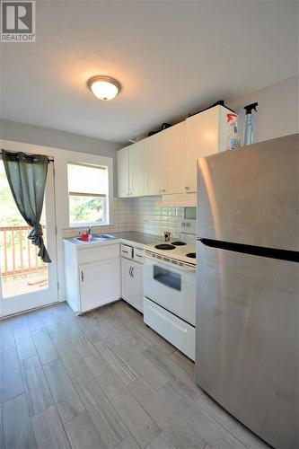 1181-1199 Cuddie Crescent, Prince George, BC - Indoor Photo Showing Kitchen With Double Sink