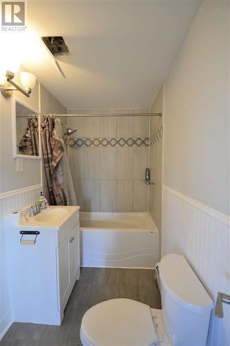 1181-1199 Cuddie Crescent, Prince George, BC - Indoor Photo Showing Bathroom