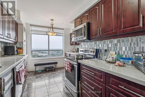 2718 - 700 Humberwood Boulevard, Toronto (West Humber-Clairville), ON - Indoor Photo Showing Kitchen