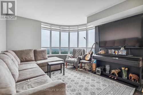 2718 - 700 Humberwood Boulevard, Toronto (West Humber-Clairville), ON - Indoor Photo Showing Living Room