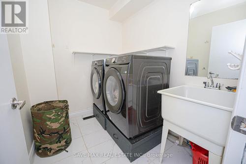 1 - 3365 Bobwhite Mews, Mississauga (Lisgar), ON - Indoor Photo Showing Laundry Room