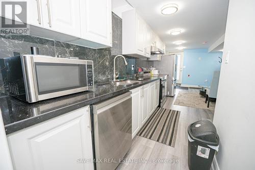 1 - 3365 Bobwhite Mews, Mississauga (Lisgar), ON - Indoor Photo Showing Kitchen