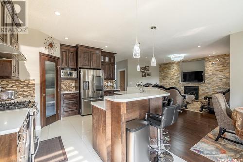 5330 Mckenna Crescent, Regina, SK - Indoor Photo Showing Kitchen With Upgraded Kitchen