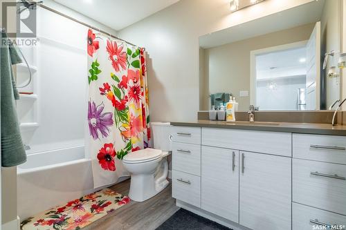 5330 Mckenna Crescent, Regina, SK - Indoor Photo Showing Bathroom