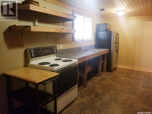 1937 Halifax Street, Regina, SK - Indoor Photo Showing Kitchen