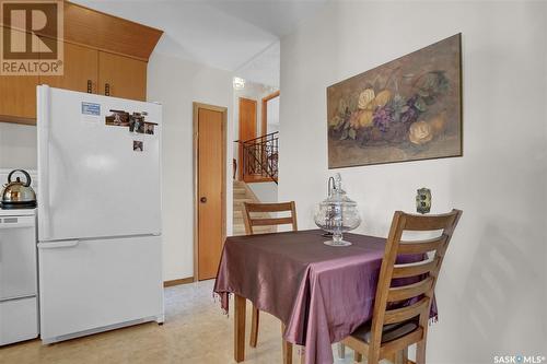 1132 13Th Avenue Nw, Moose Jaw, SK - Indoor Photo Showing Dining Room