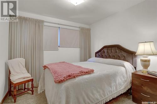 1132 13Th Avenue Nw, Moose Jaw, SK - Indoor Photo Showing Bedroom