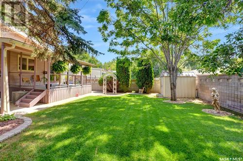 1132 13Th Avenue Nw, Moose Jaw, SK - Outdoor With Backyard