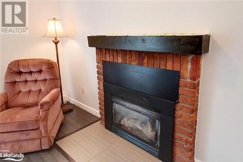 17 Dawson Drive Unit# 26, Collingwood, ON - Indoor Photo Showing Living Room With Fireplace